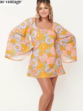 Smak Parlour Unique Vintage Pink, Yellow & Lavender Floral Bell Sleeve dress M